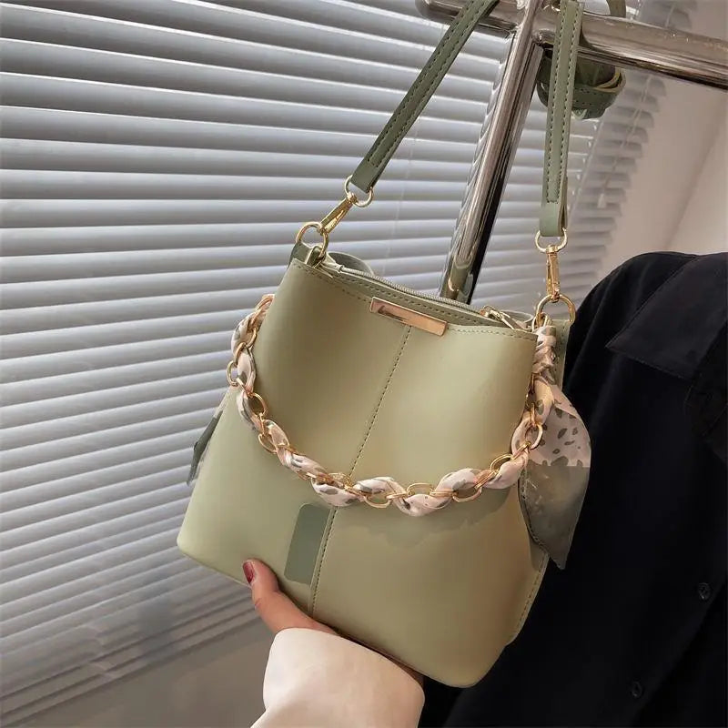 Bolsa de Ombro - Modelo Bucket Faux - Versão Elegânce